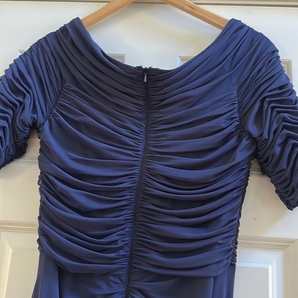 Tadashi Shoji Asymmetrical Navy Mesh Gown Dress SzM - Picture 7 of 8